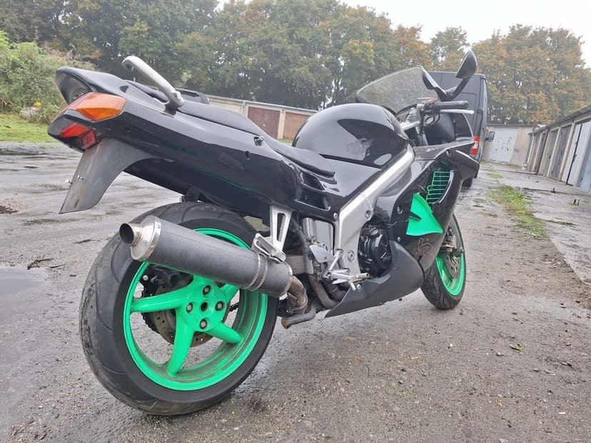 Honda VFR 750 Uszkodzony Transport
