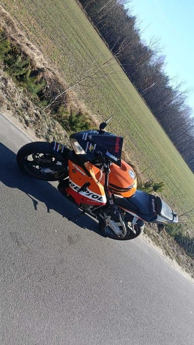 Rezerwacja.Sprzedam hondę CBR 600 pc37 z kat a2.