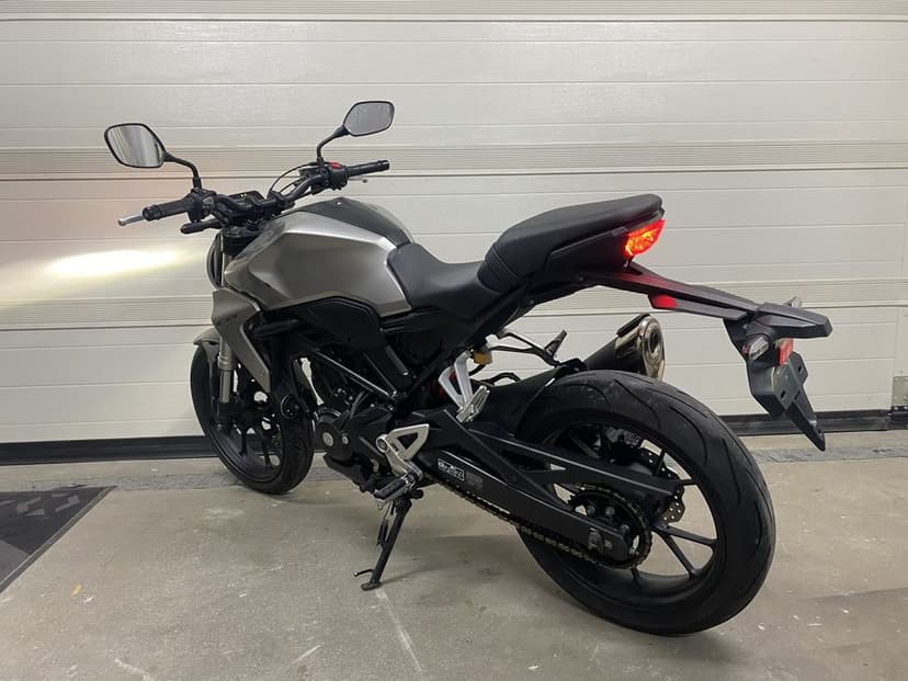 Honda CB300R Niski przebieg ładny stan A2 Cbr 250 Ktm Duke 390 ninja