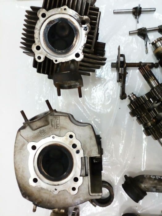 Ducati monster 600 silnik na części , częsci silnikowe