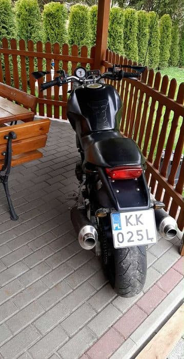 Legendarny Motocykl Ducati Monster 600