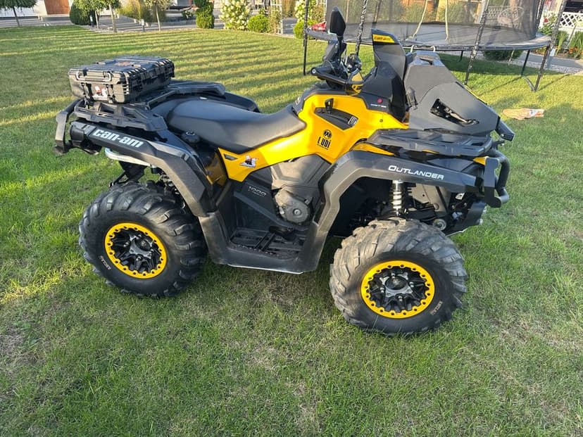 Can am outlander 1000 piękny stan doposażony niski przebieg