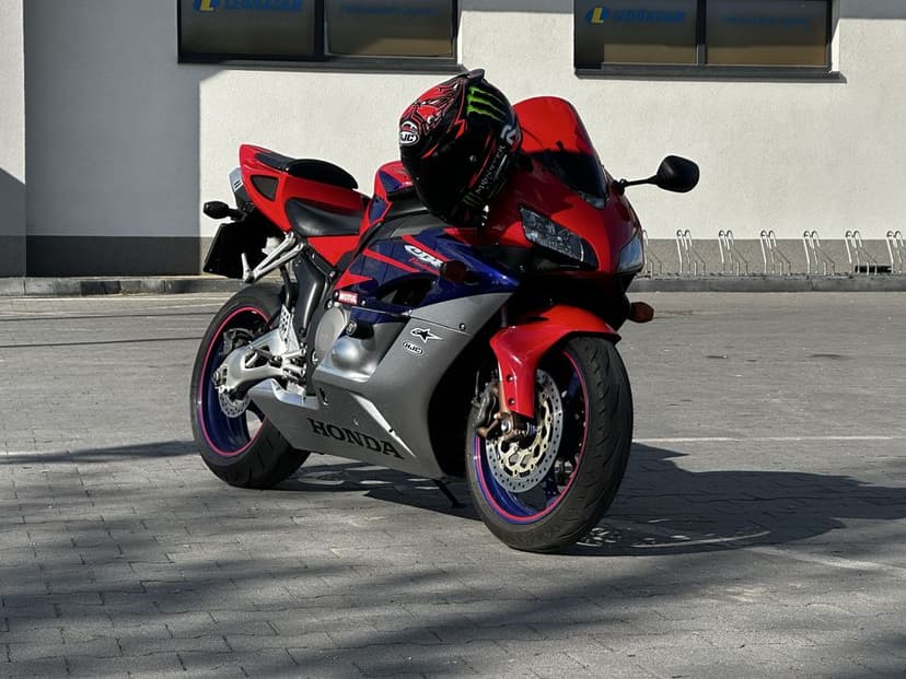 Honda CBR1000RR,2004r