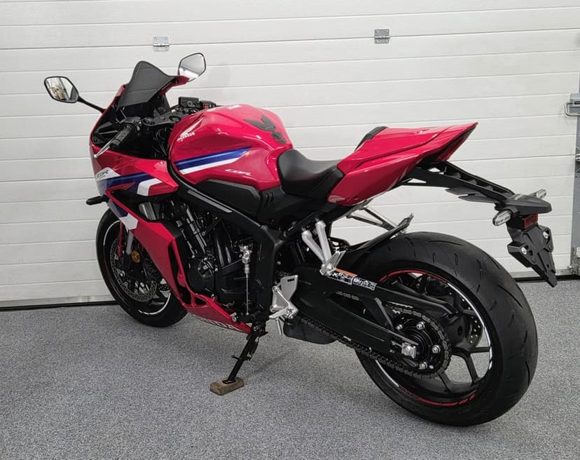 Honda CBR650R A2  35kW Quickshifter  rocznik 2025