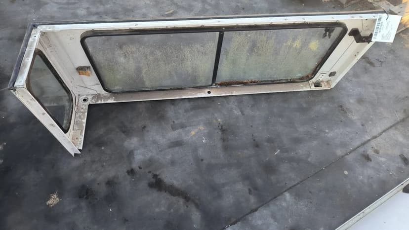 land rover defender 2000 tył strona lewa szyba tylna