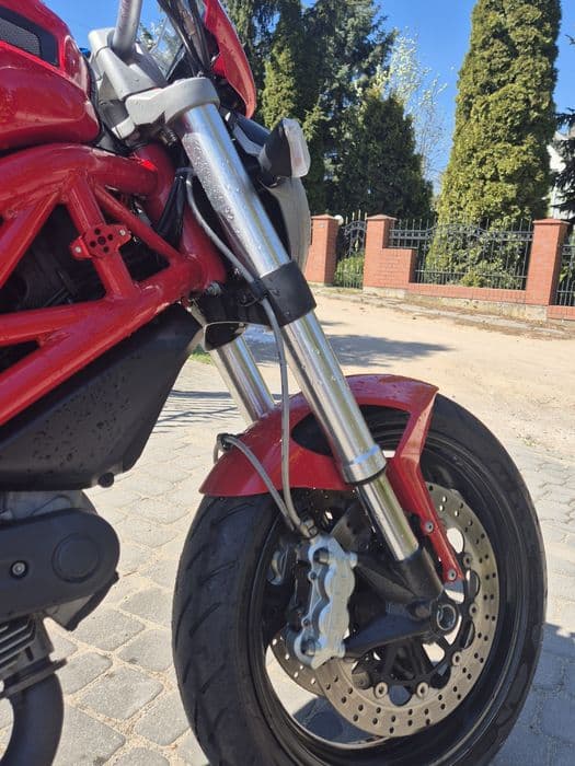 Ducati Monster 696