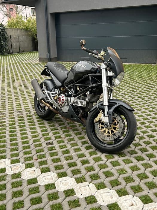 Ducati monster 900