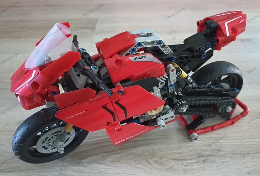 Klocki techniczne Ducati Panigale V4, KTM Super Duke, Lamborghini Sian