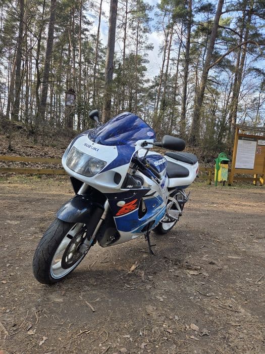 Suzuki gsxr 750 srad wtrysk
