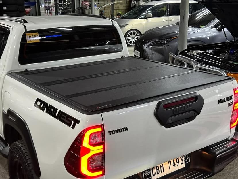 BAKFlip MX4 Twarda pokrywa paki roleta składana na 3 Toyota Hilux