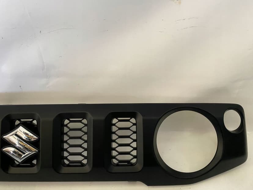 atrapa grill suzuki jimny 72111-78ro