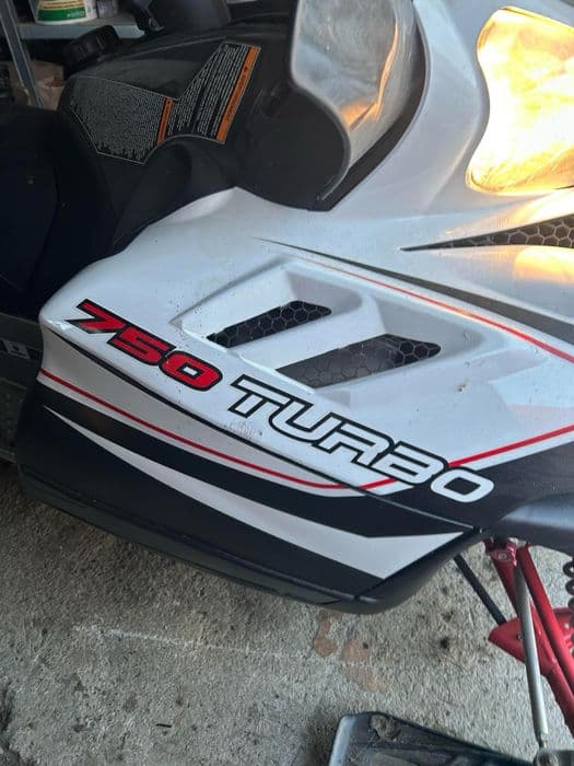 Skuter śnieżny polaris FST 750 turbo 2014r przebieg 1500km