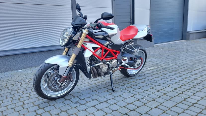 MV Agusta Brutale 910 bezwypadkowa po serwisie