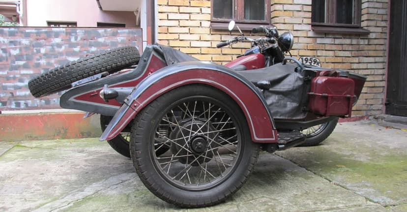 Motocykl historyczny z koszem