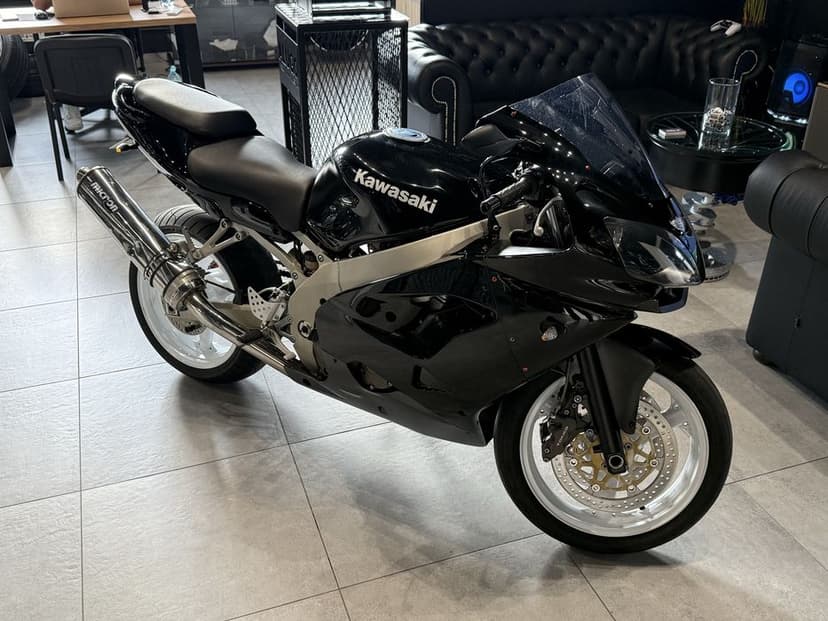 Kawasaki 900 zx9r Ninja 2001 przebieg 38tys Po serwisie Zadbana