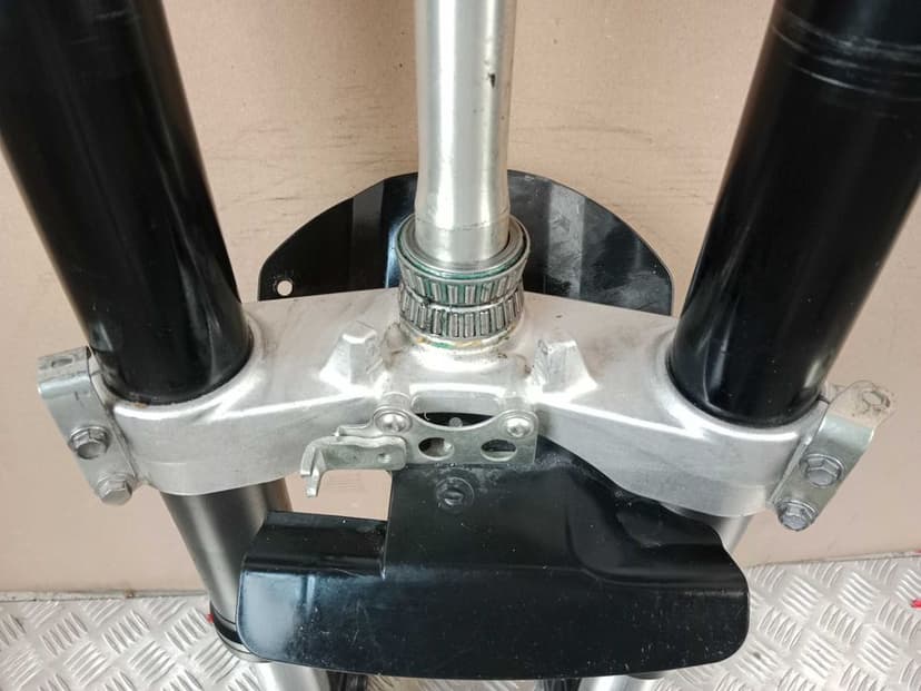 Kawasaki ZX14R Zawieszenie Przód Lagi Laga Prawa Lewa Półki Półka Oś