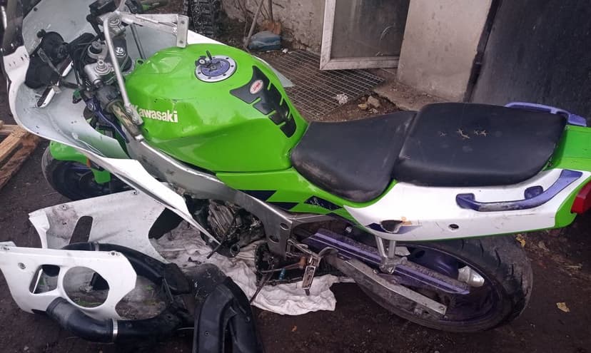 Kawasaki zx6 zx600 zx6r części owiewki czasza torowe silnik lagi moduł