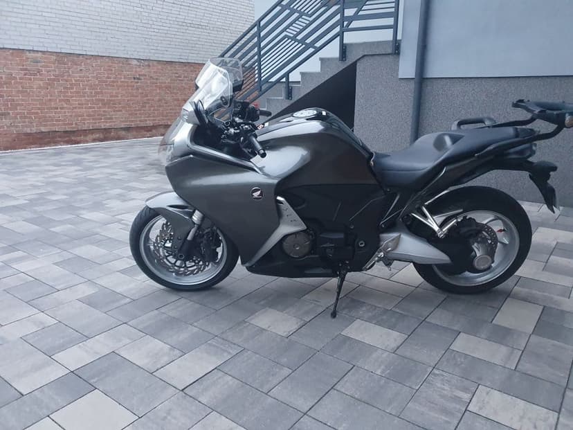 Honda VFR 1200F DCT 2015 automat BEZWYPADKOWA