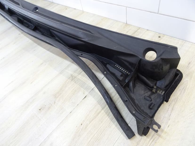 podszybie toyota land cruiser j200 55784-60050