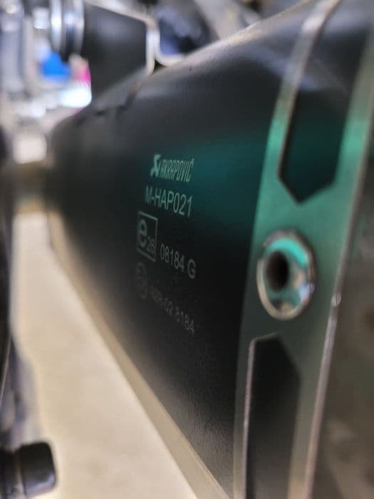 Yamaha MT09 21r-23r 3gen cyklop CP3 tłumik wydech Akrapovic