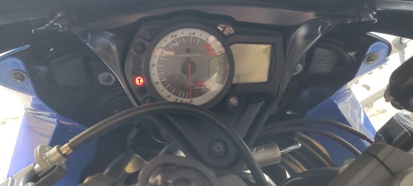 Suzuki GSX-R 600 750 czasza lampa licznik  stelaz wloty k8 k9