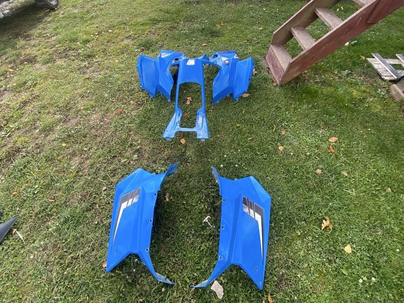 Plastiki owiewki osłony obudowy grill maska polaris scrambler 1000s