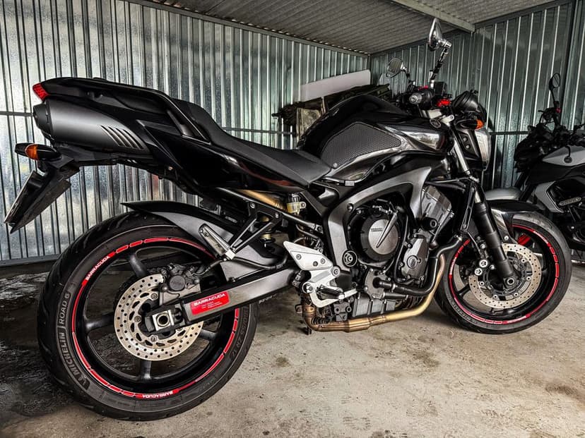 Yamaha FZ6N wersja S2 600 cm3 98 KM 2009 Black Edition Fazer Naked