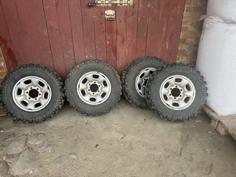 Koła toyota Hilux 235/70R15  6x139.7 komplet