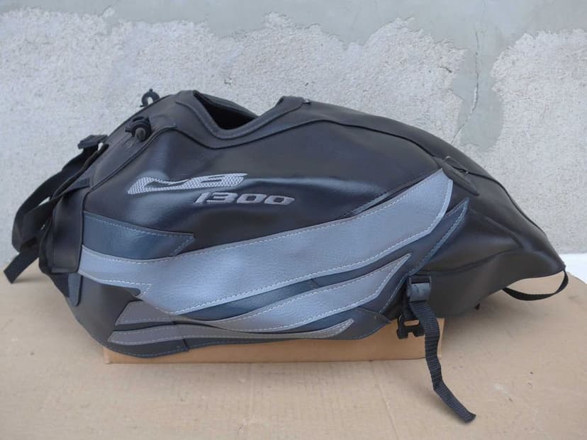 Honda CB 1300 BAGSTER pokrowiec na zbiornik  czarno-szary
