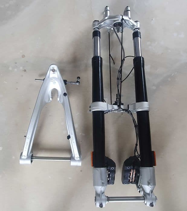 Bmw r 1250 gs triple black koło, owiewki, zawieszenie itp ..