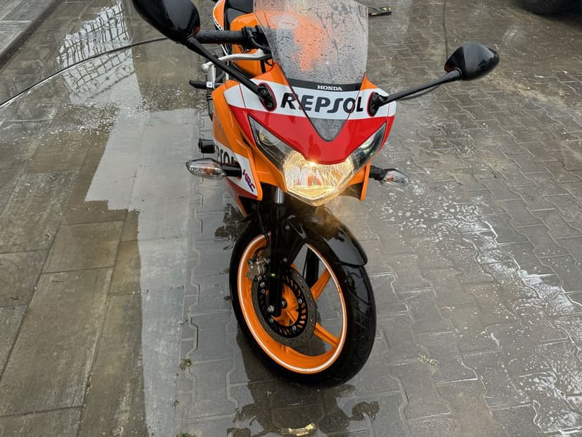 Motocykl Honda cbr 125r moto