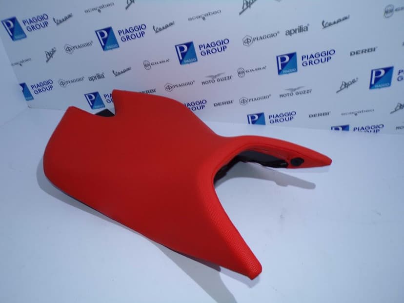 Siedzenie Kanapa przód kolor RED Czerwony Aprilia RS660 Tuono 660