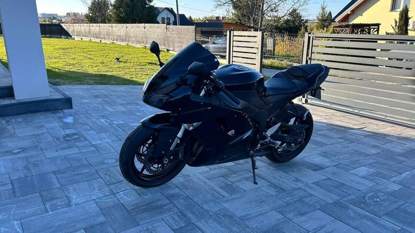 Kawasaki zx6r akrapovic quickshifter niski przebieg