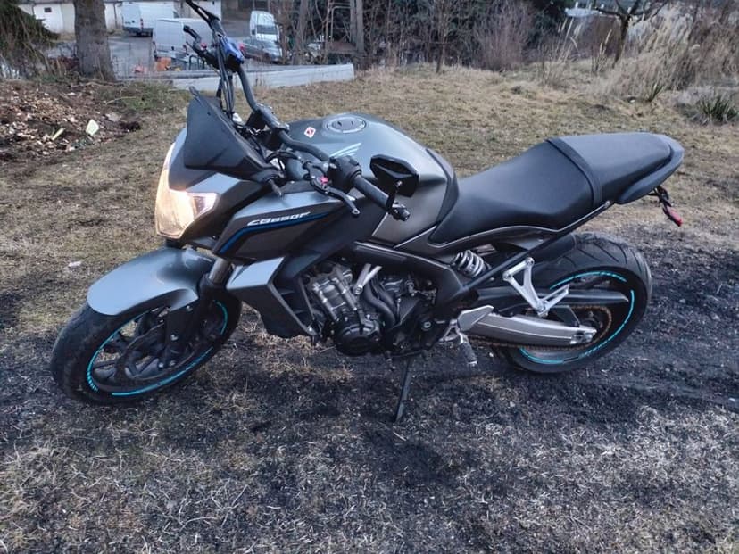 Honda CB650F na A2 jak CBR Bandit 600