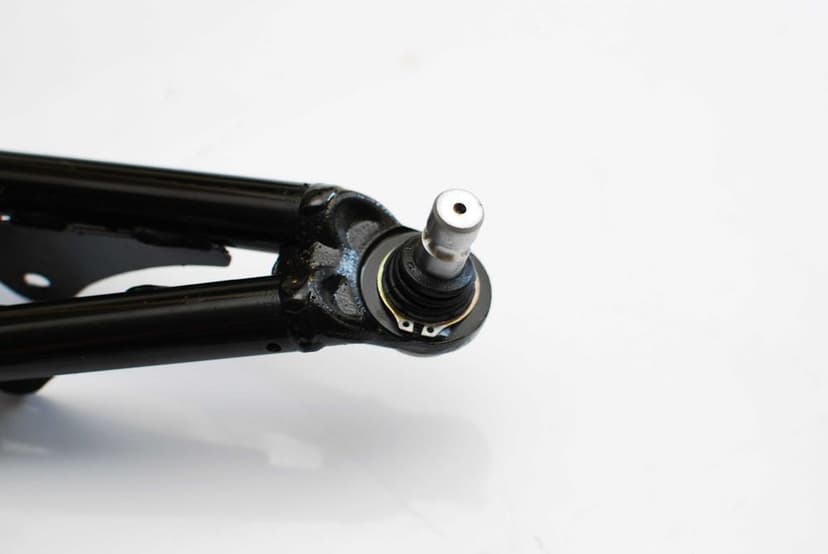 Polaris SCRAMBLER SPORTSMAN - wahacz przedni górny lewy - KOMPLETNY