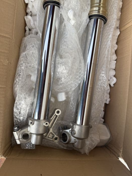 Zawieszenie NOWE  KYB LAGI przednie Yamaha Yz,Yzf WR OEM