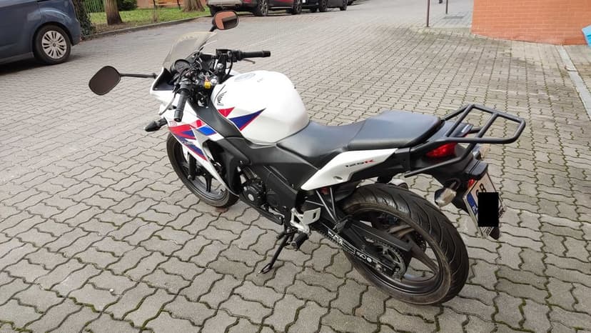 Honda CBR 125R JC50 2012r biała