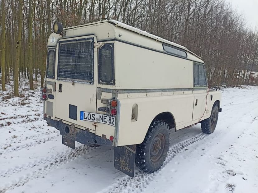 Land Rover Defender 2.6 benzyna mały przebieg 45 tyś.