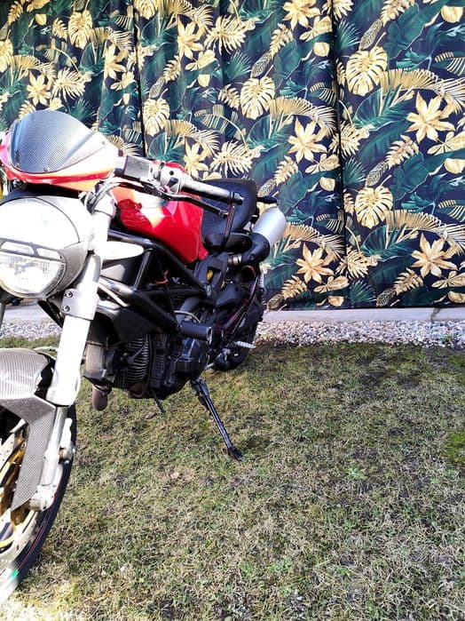 Motocykl Ducati Monster 696