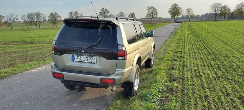 Mitsubishi pajero sport 3.0 rezerwacja