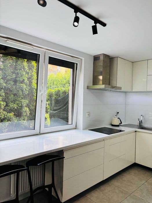 piękny apartament z garażem i ogrodem