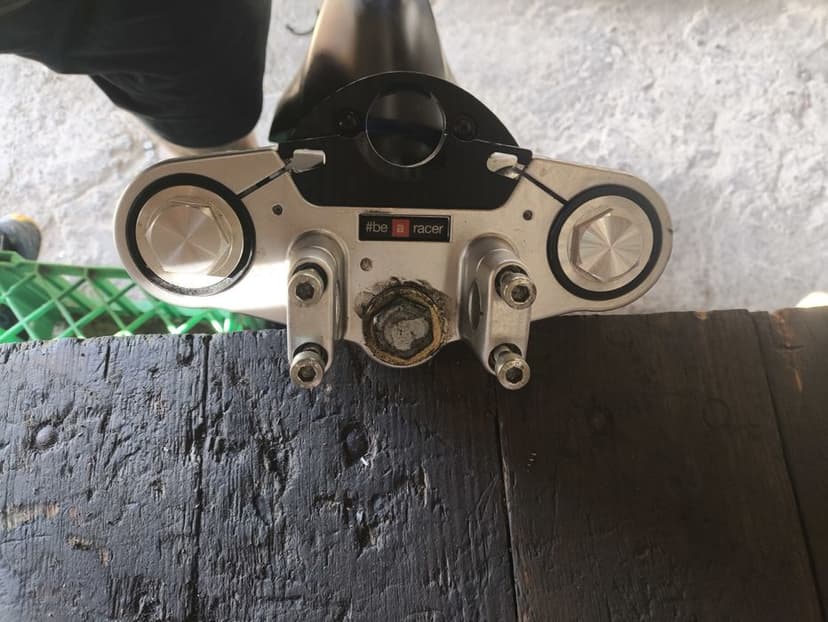 Aprilia Tuono 125 lagi półki zawieszenie