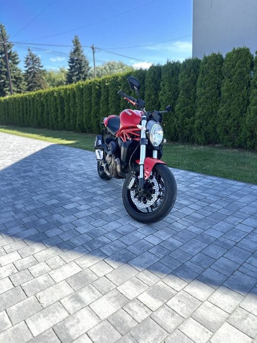 Ducati monster 821