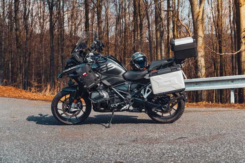 Wynajem motocykli Skrzyczewski BMW R1300 GS ADV ASA BMW R1250 GS BMW RT1200 CF MOTO 800 EXPLORE