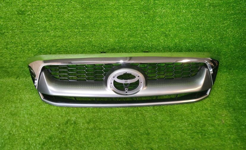 Atrapa Gril Grill Chrom Satyna Toyota Hilux 2009-