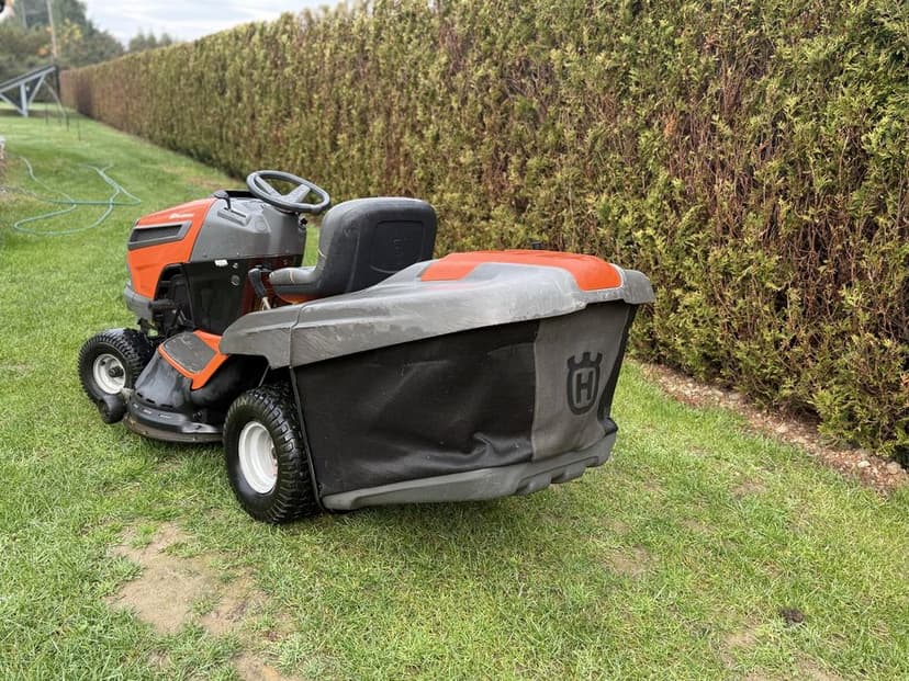 Kosiarka traktorek Husqvarna TC239T