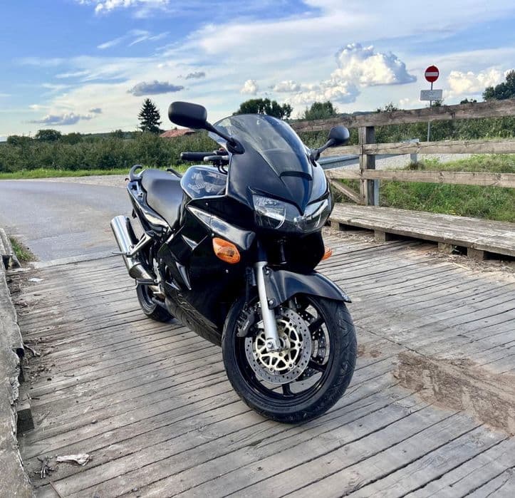 Sprzedam  Honde VFR 800