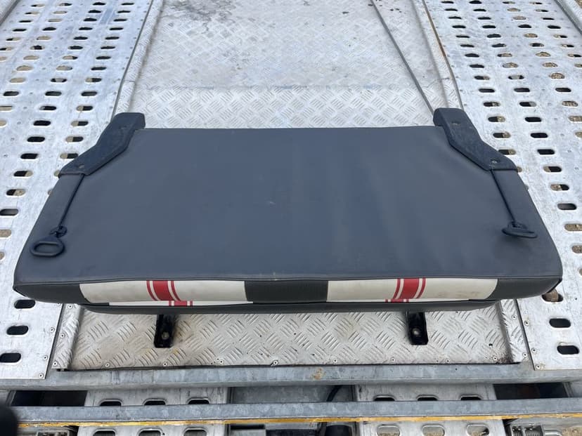 Suzuki samurai sj kanapa fotele tyl