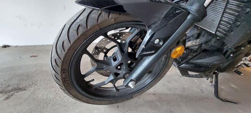 Motocykl Yamaha mt03