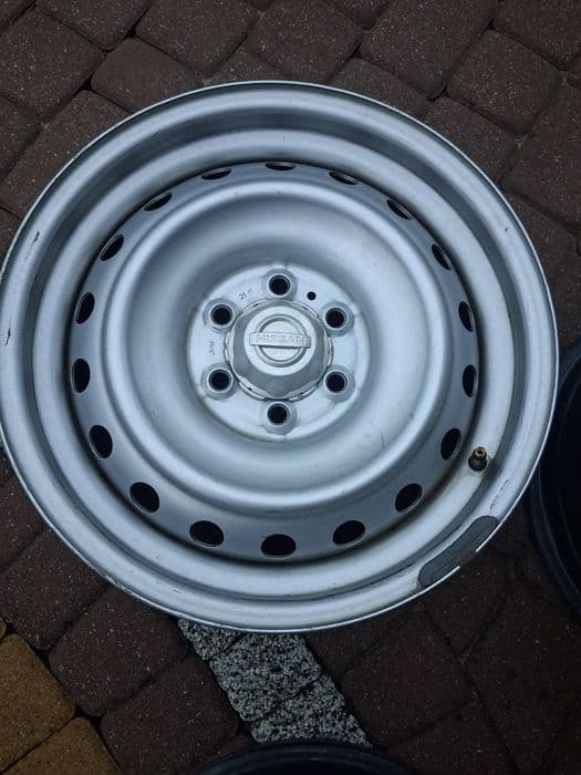 Felgi stalowe 16 z dekielkami Nissan Navara